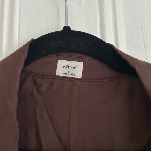 Aritzia Wilfred Cupro Silk Tie Front Cropped Button Down Blouse - Picture 2 of 4